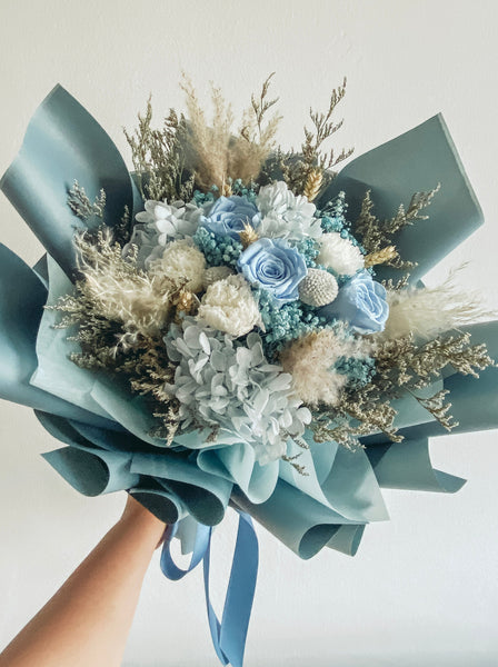 (Preserved) Elizabeth- 6 stalks mixed roses and carnations bouquet