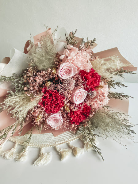 (Preserved) Elizabeth- 6 stalks mixed roses and carnations bouquet
