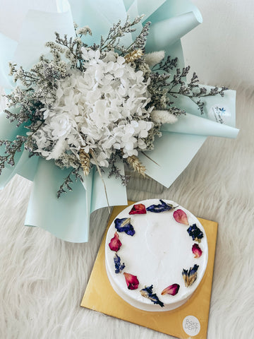 Mini Cookies n Cream Ice Cream Cake + Preserved Hydrangea Bundle