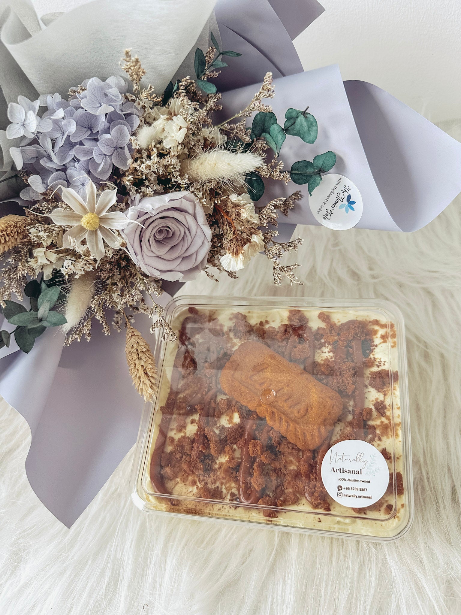 Tiramisu (Biscoff) Cake + Preserved Bouquet Valentine Bundle