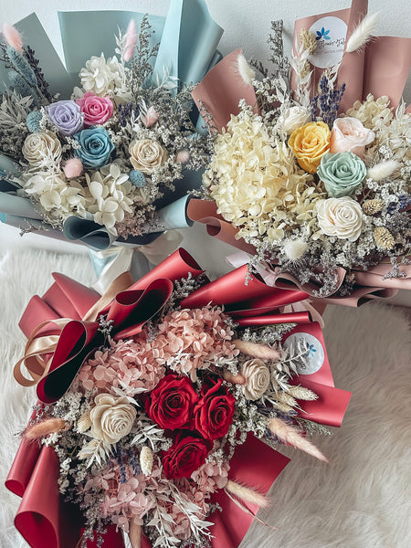 [Preserved] Inside My Heart (Infatuation)- 3 Stalks Preserved Roses Bouquet