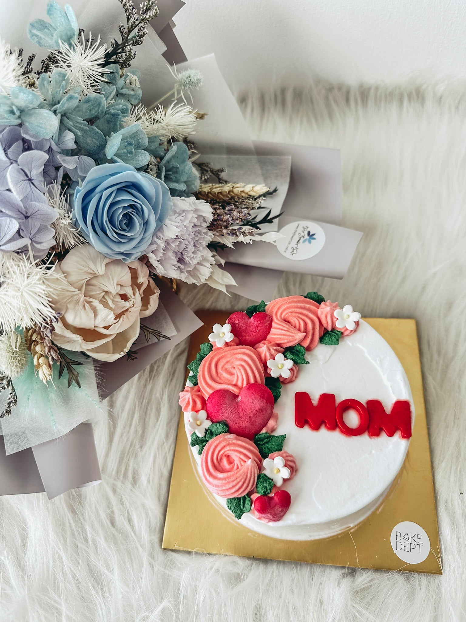 Preserved Flowers Bouquet with Honey Vanilla w Macadamia Nut Butter Icecream Cake (MD)