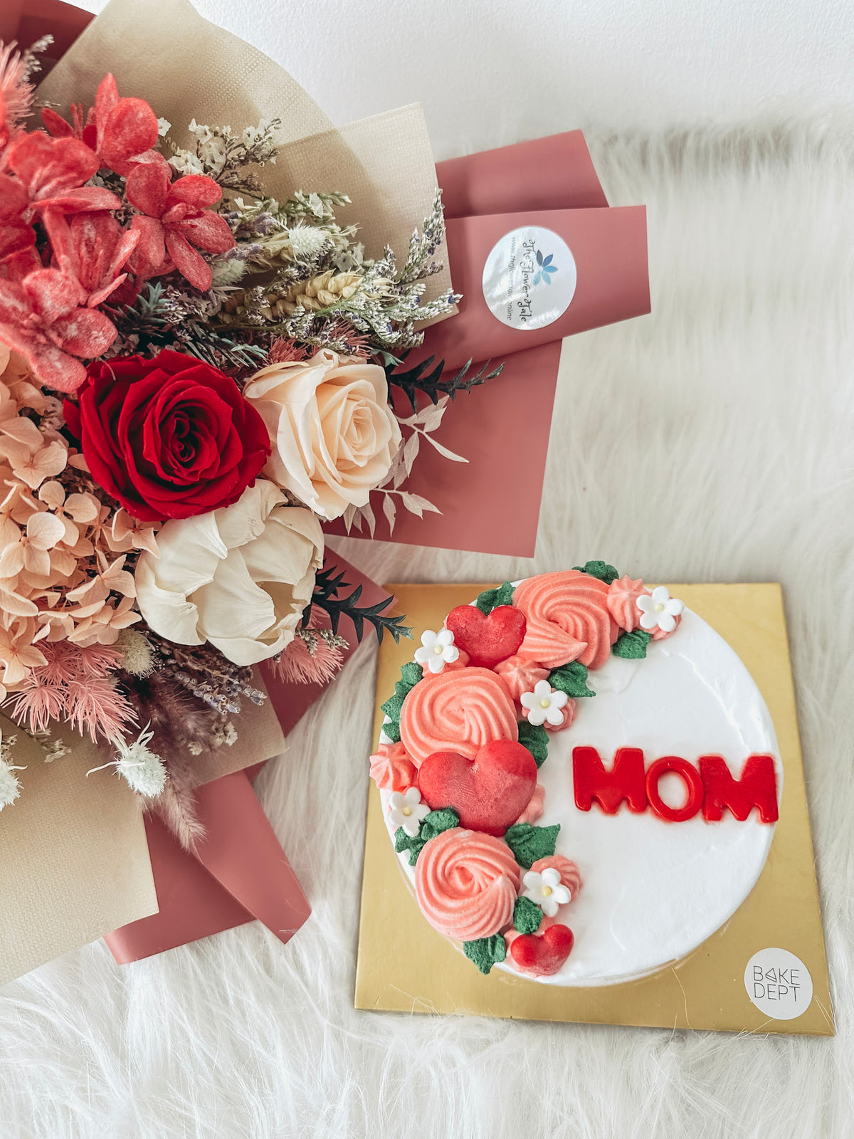 Preserved Flowers Bouquet with Honey Vanilla w Macadamia Nut Butter Icecream Cake (MD)