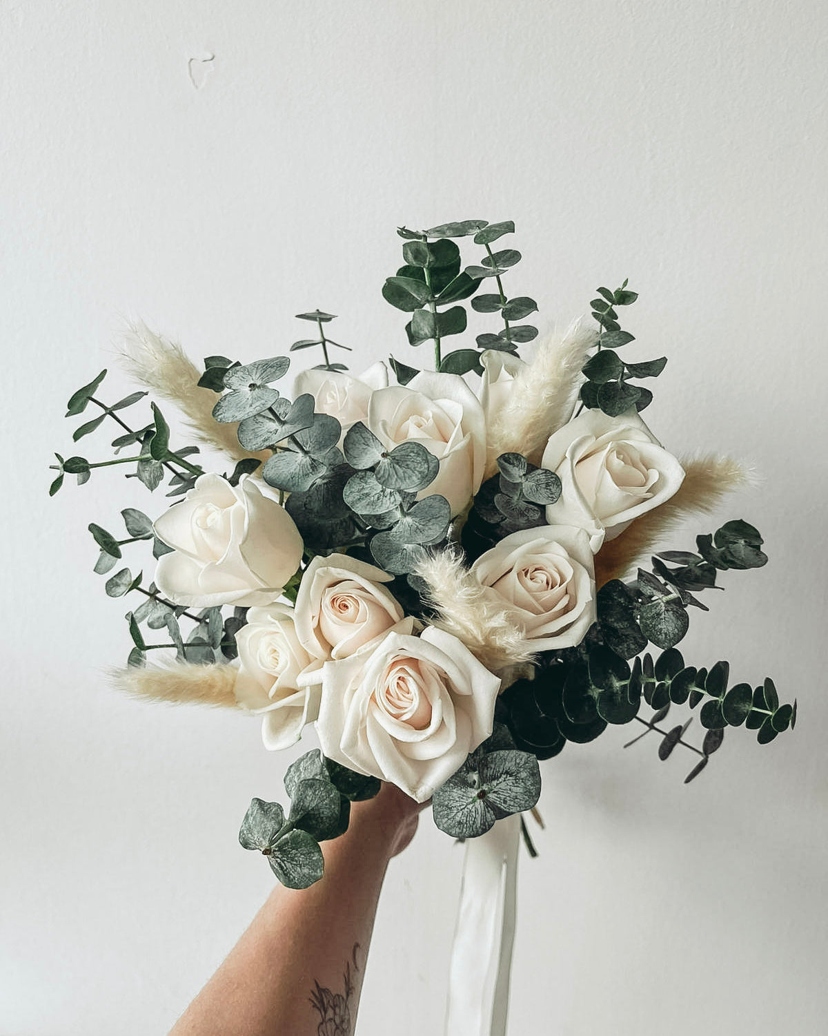 Simple 9 stalks Cream roses Bridal bouquet