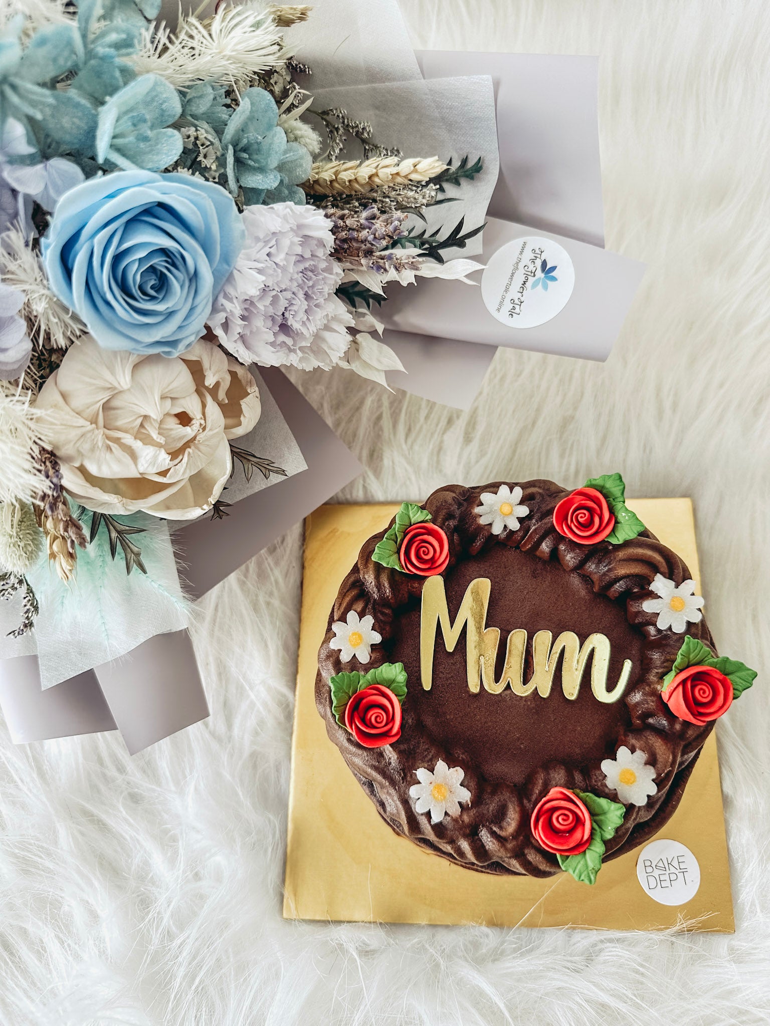 Preserved Flowers Bouquet with Rocky Road Icecream Cake (MD)