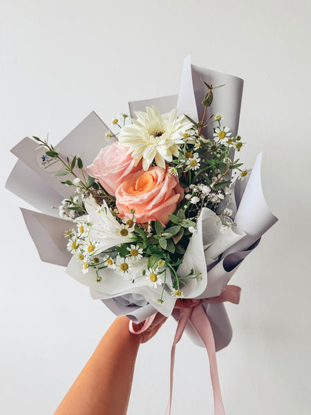 Blush & Daisy Graduation Bouquet