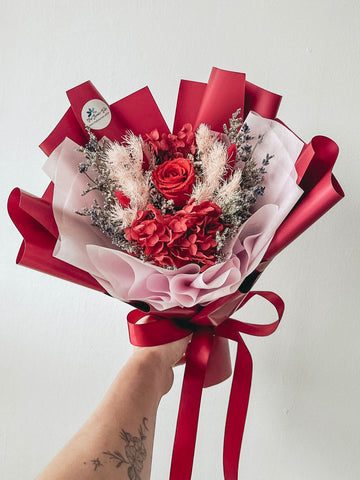 1 stalk preserved rose bouquet (Shimmer Red)