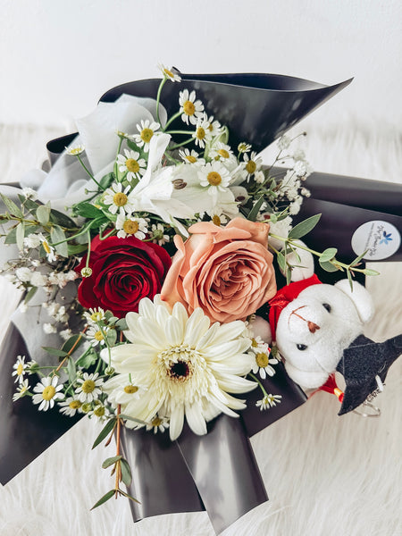 Blush & Daisy Graduation Bouquet