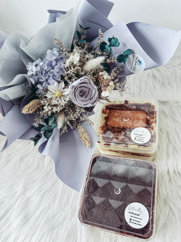 Twin mini Tiramisu Cakes + Preserved Bouquet Bundle