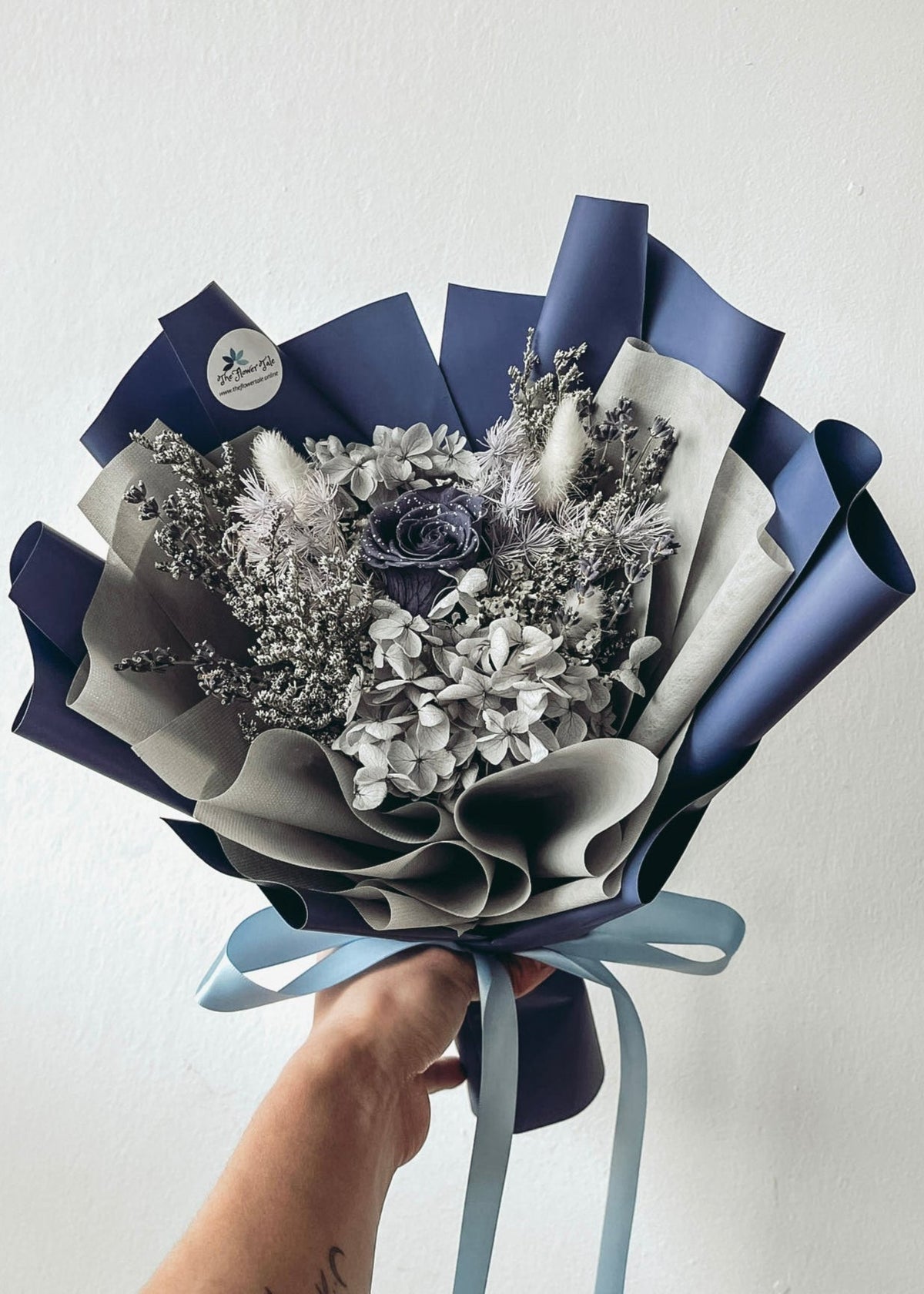 1 stalk preserved rose bouquet (Shimmer Midnight Blue)