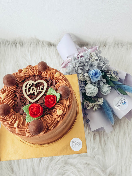 Mini Chocolate Valentine Icecream cake Bundle