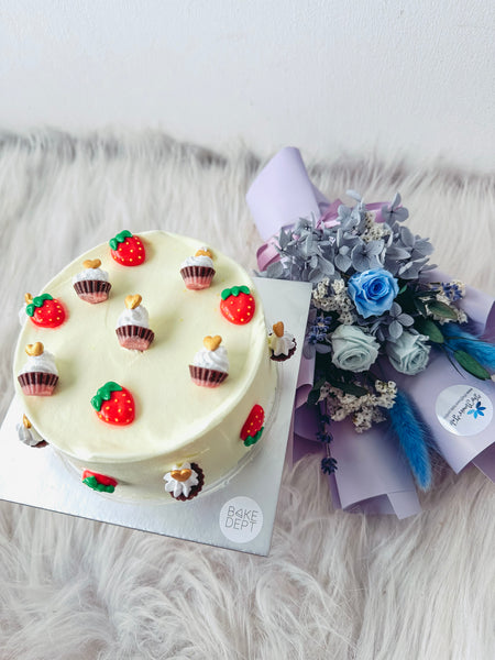 Mini Strawberry Valentine Icecream cake Bundle