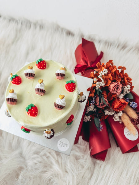 Mini Strawberry Valentine Icecream cake Bundle