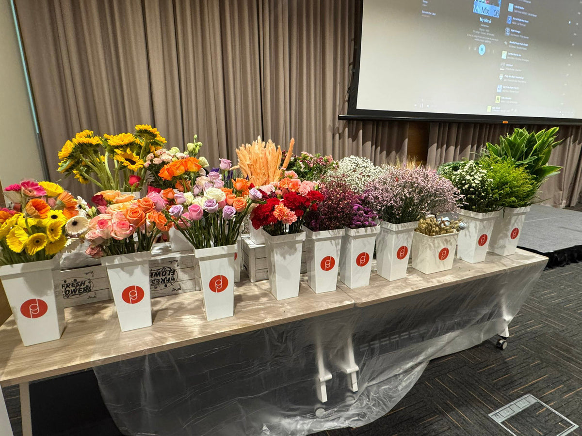 Flower Bar Live Station