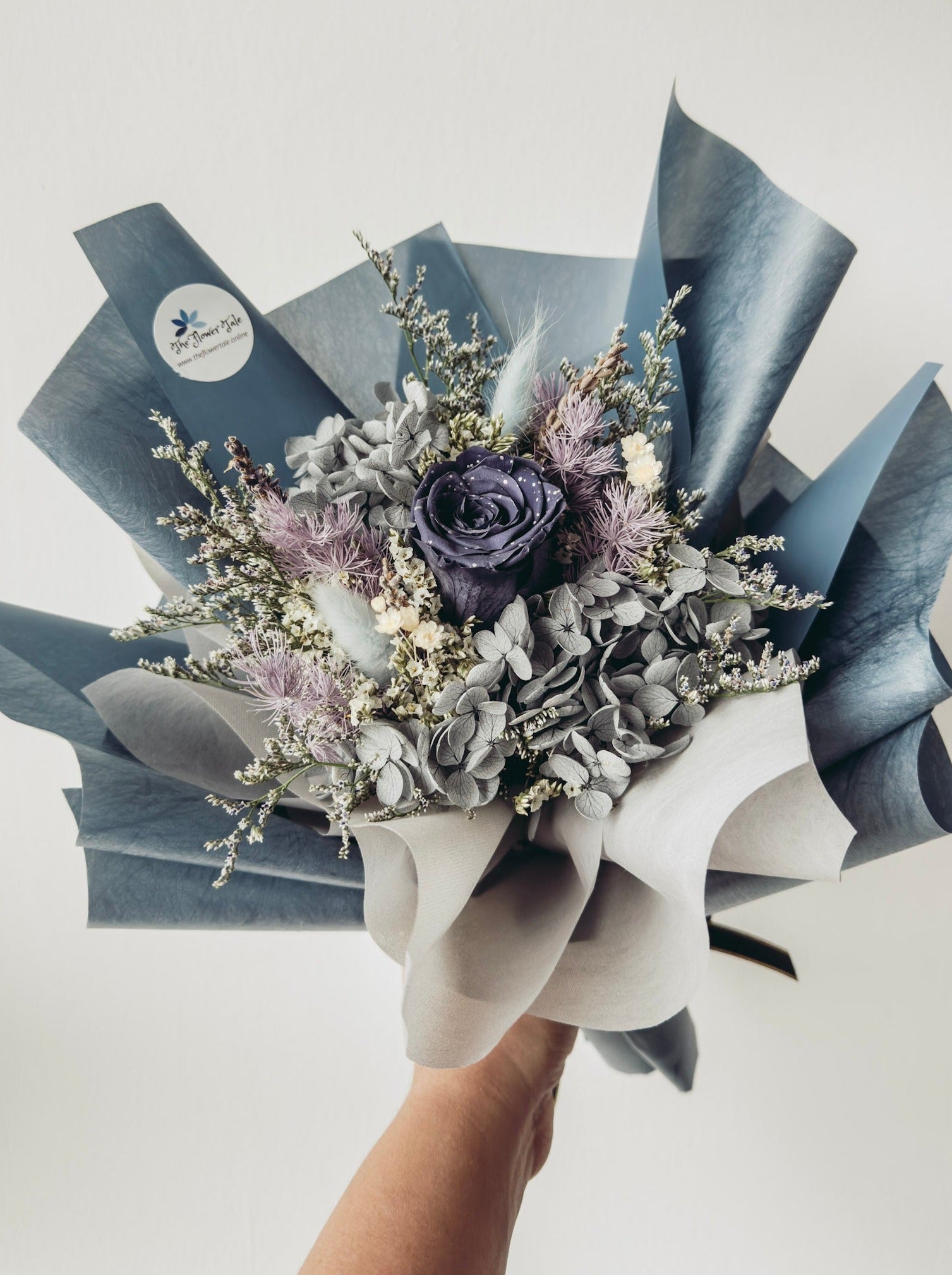 1 stalk preserved rose bouquet (Shimmer Midnight Blue)