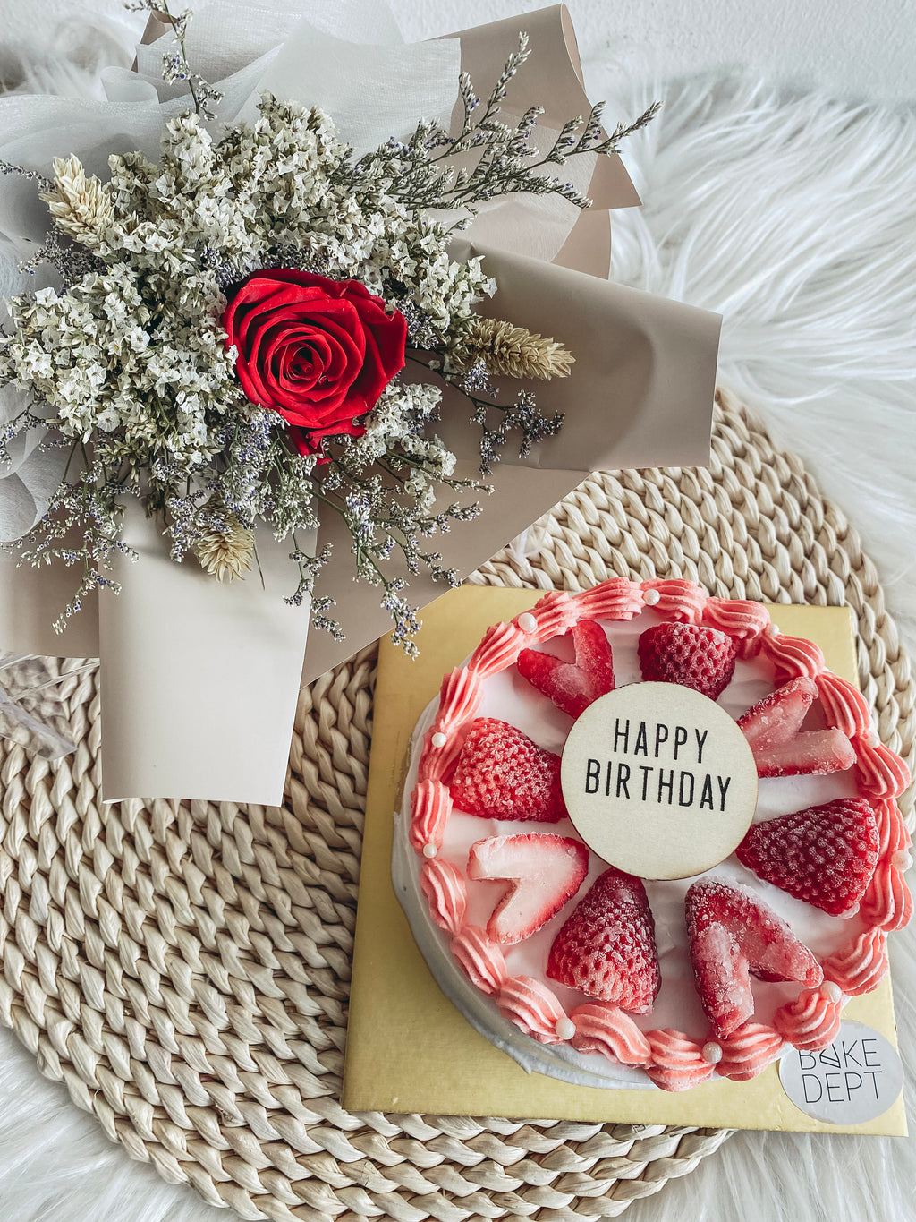 Preserved flowers delivery, flowers with cake delivery