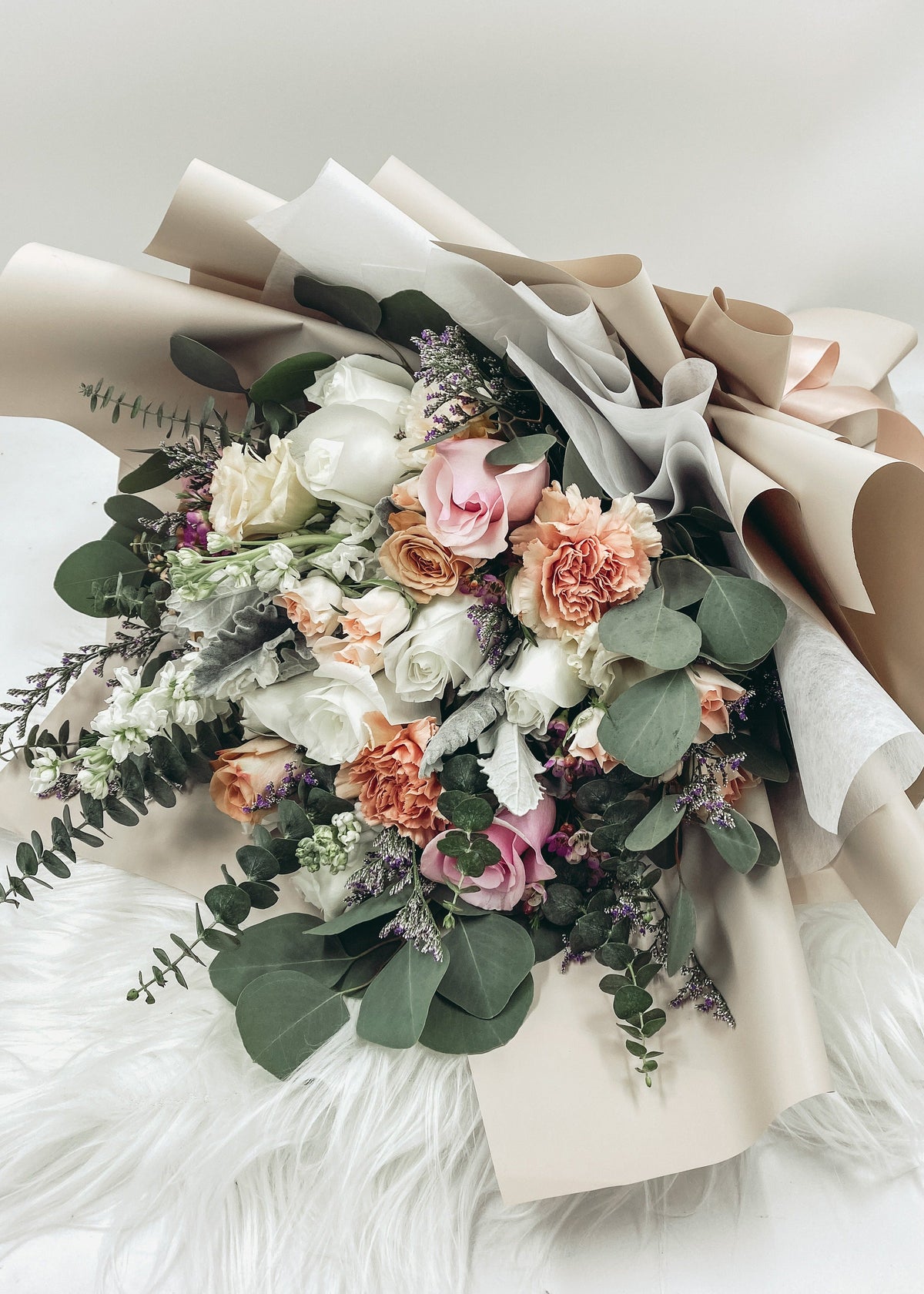 cappucino rose pink rose white rose Cheap Flower Delivery Same day flower delivery available for orders placed before 2pm. Free delivery above $150